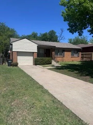Photo 2 — 1103 bedford Drive, Nichols Hills, OK 73116