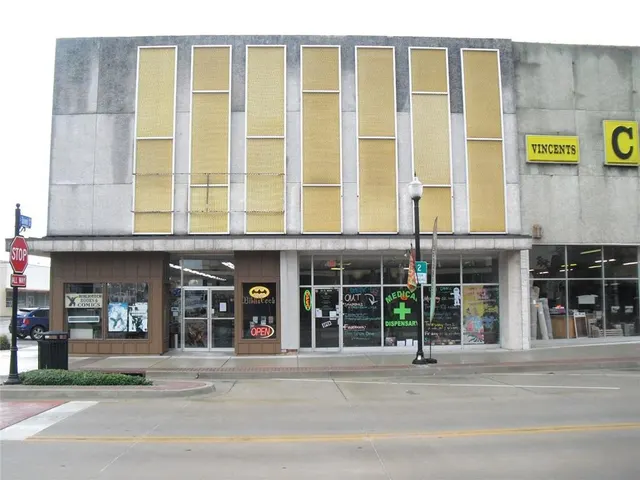 Photo 2 — 121 E Main Street, Shawnee, OK 74801