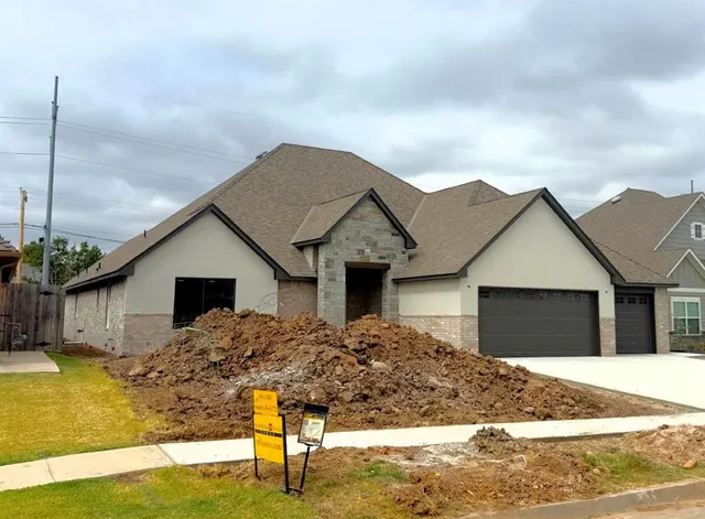 Photo 2 — 4009 Coronado Drive, Oklahoma City, OK 73160
