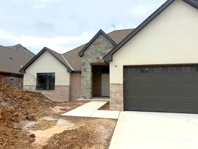 Photo 3 — 4009 Coronado Drive, Oklahoma City, OK 73160