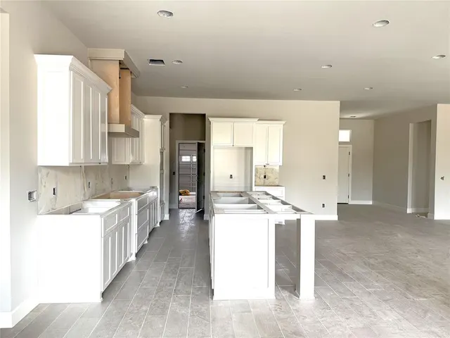 Photo 8 — 4009 Coronado Drive, Oklahoma City, OK 73160