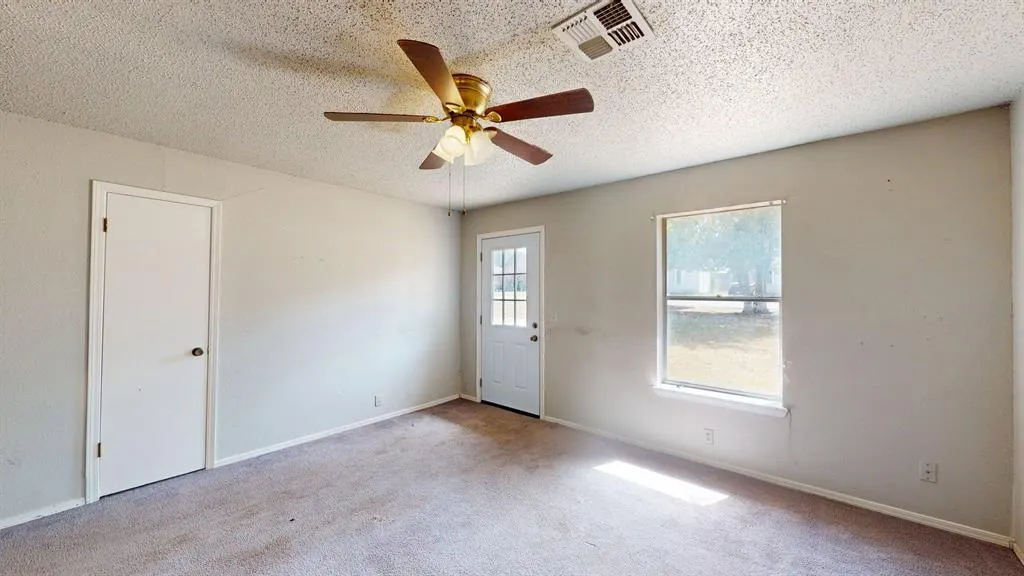 Photo 5 — 121 W Clegern Avenue, Edmond, OK 73003