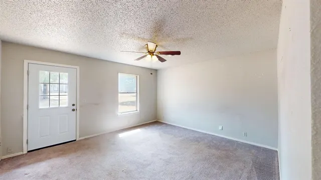 Photo 6 — 121 W Clegern Avenue, Edmond, OK 73003