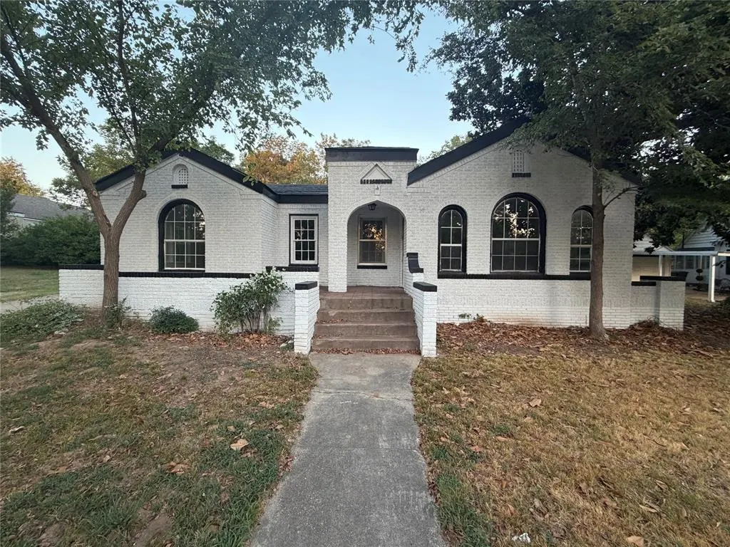 Front exterior — 1107 Bluff View Drive, Wewoka, OK 74884