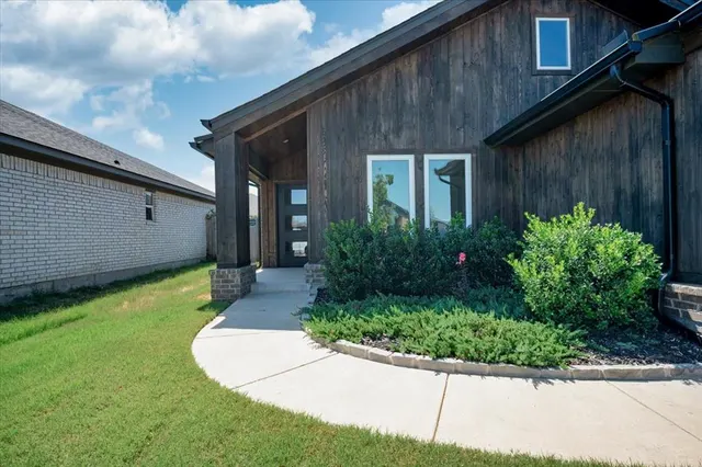 Photo 3 — 16128 Quiet Storm Drive, Oklahoma City, OK 73170