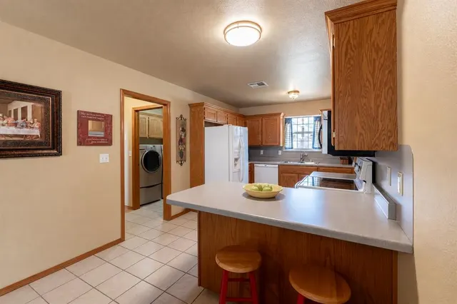 Photo 3 — 2204 Gray Dove Drive, Shawnee, OK 74804