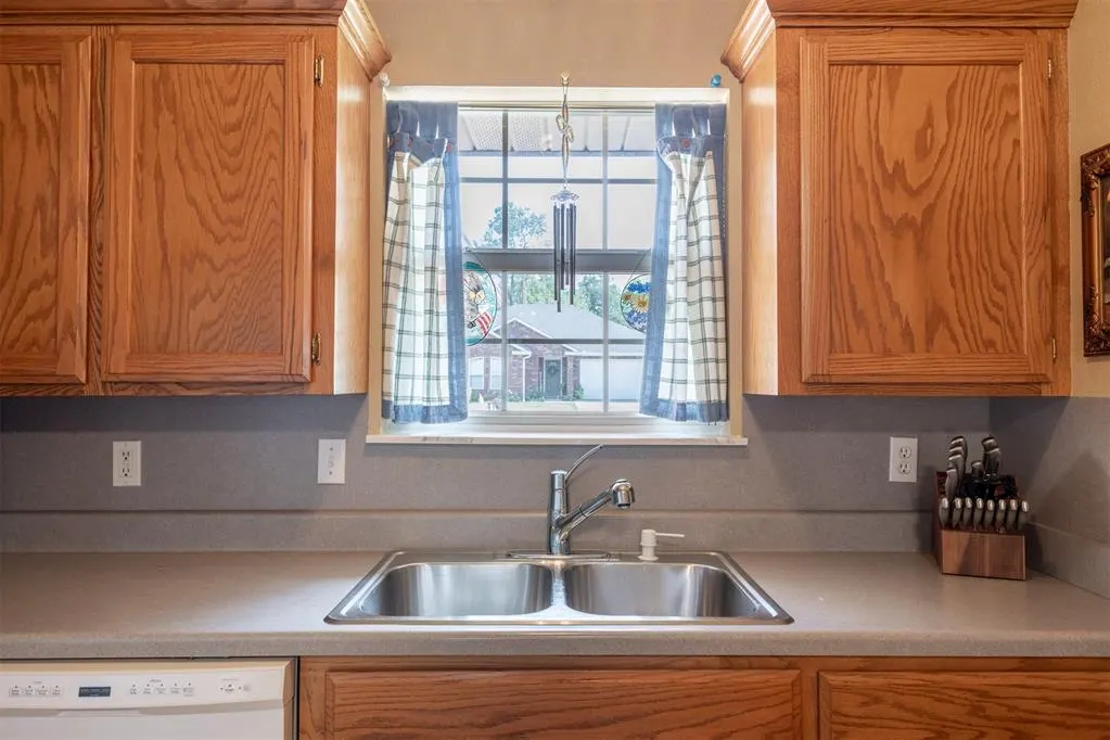 Photo 8 — 2204 Gray Dove Drive, Shawnee, OK 74804