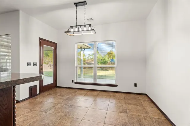 Photo 8 — 10925 NW 118th Street, Yukon, OK 73099