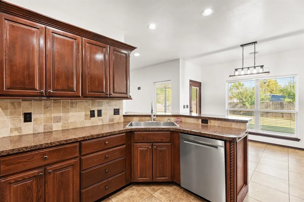 Photo 13 — 10925 NW 118th Street, Yukon, OK 73099