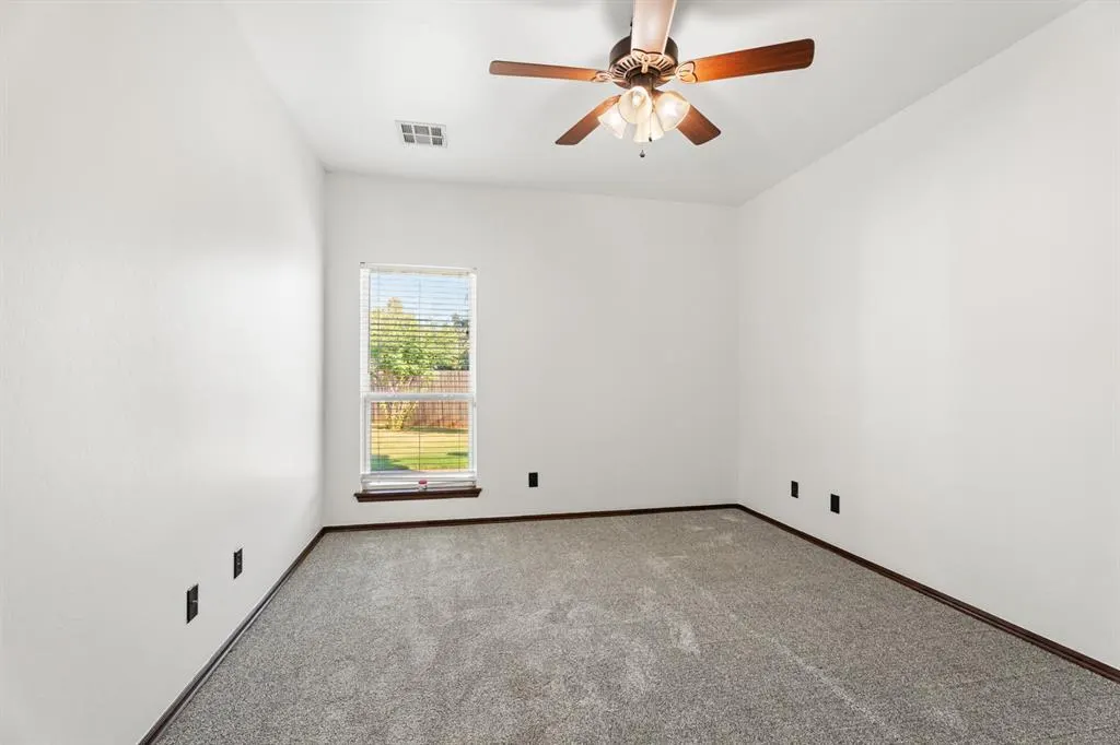 Photo 29 — 10925 NW 118th Street, Yukon, OK 73099
