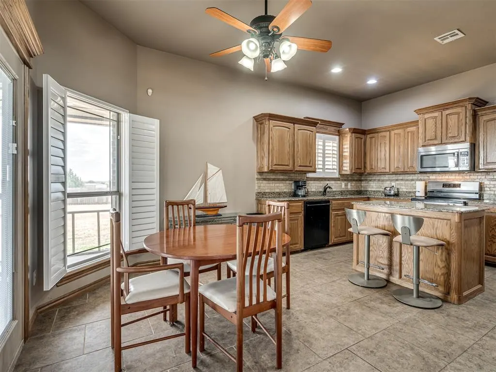 Photo 8 — 2280 County Road 1313, Blanchard, OK 73010