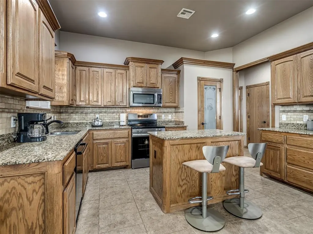 Photo 9 — 2280 County Road 1313, Blanchard, OK 73010