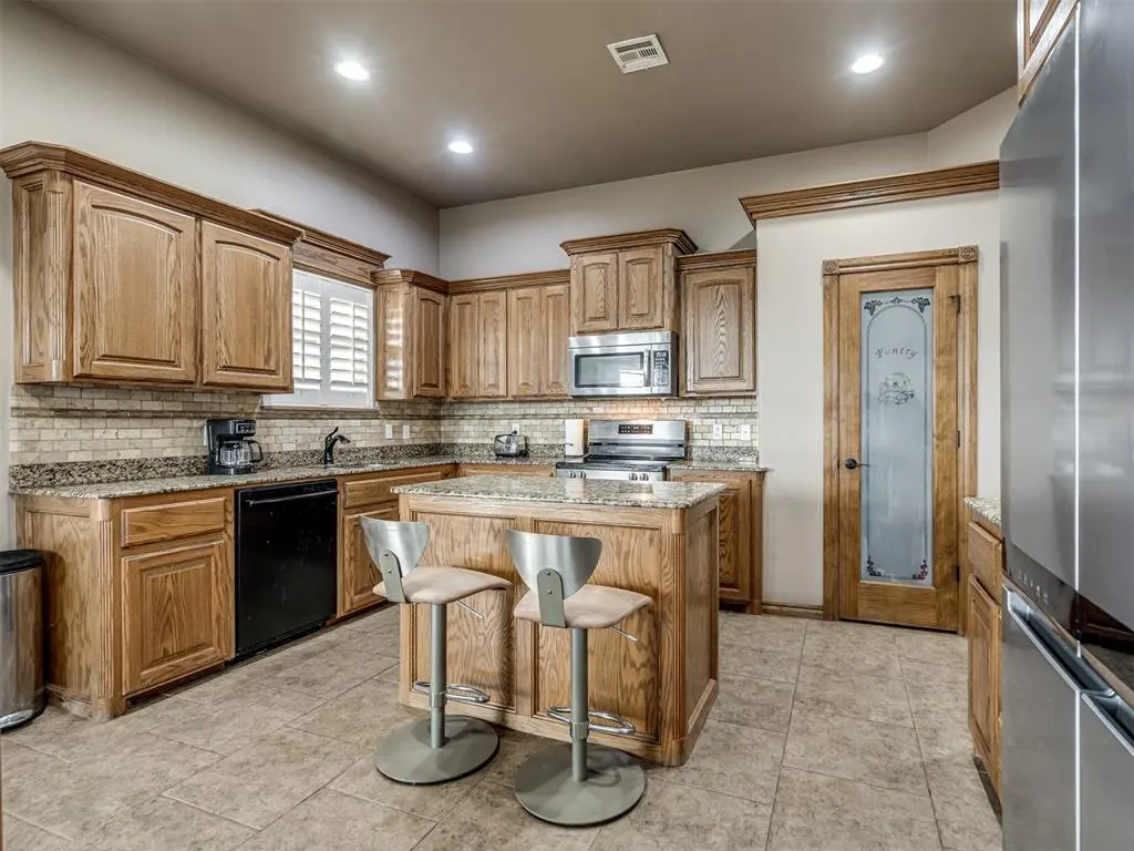 Photo 10 — 2280 County Road 1313, Blanchard, OK 73010