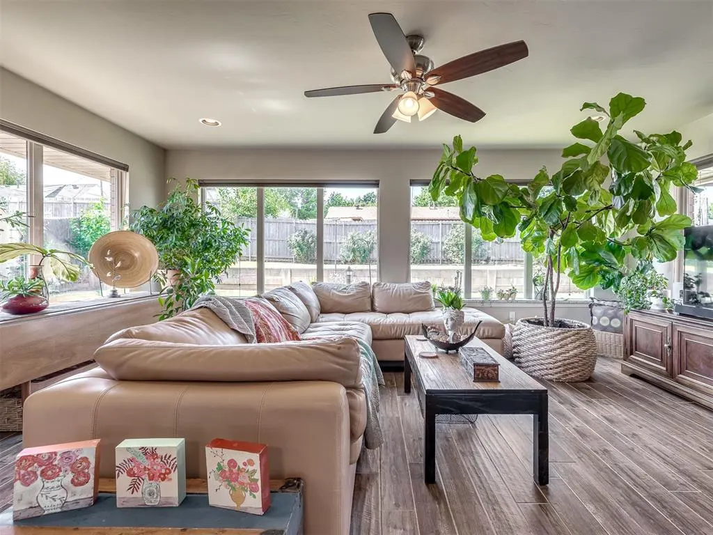 Photo 11 — 214 Tanglewood Drive, Yukon, OK 73099