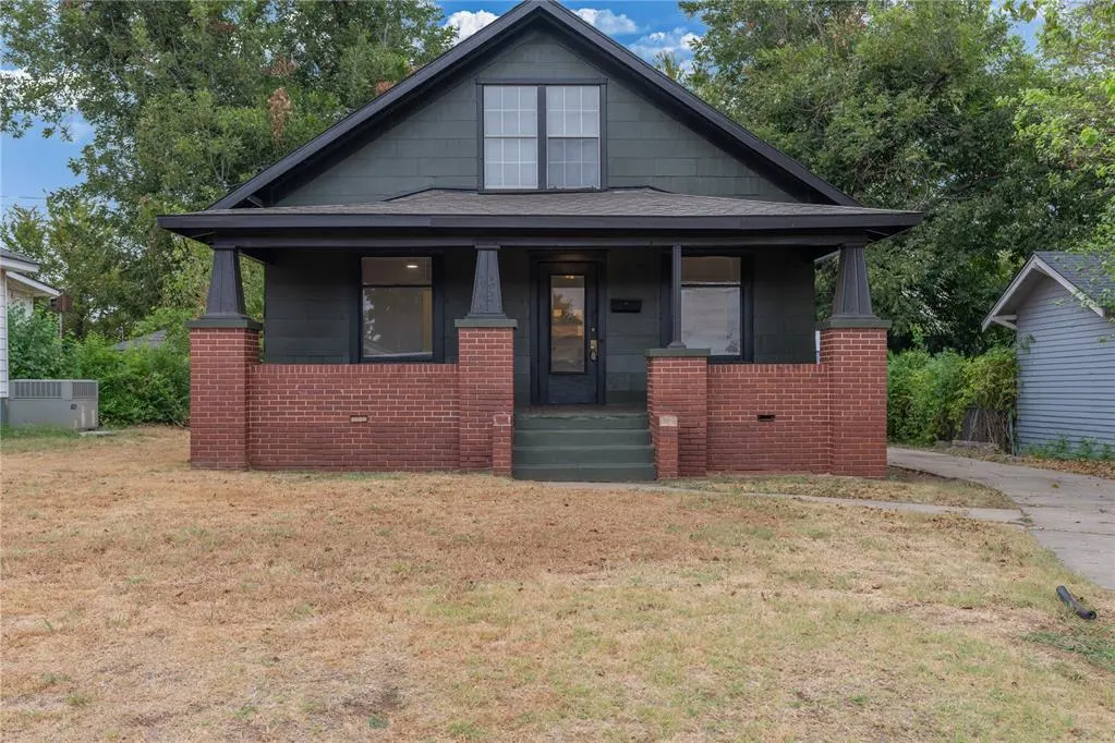 Front exterior — 605 SW 26th Street, Oklahoma City, OK 73109