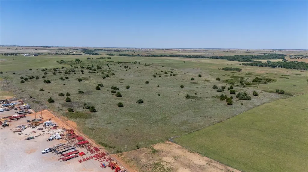 Photo 2 — 1 N 2440 Road, Weatherford, OK 73096