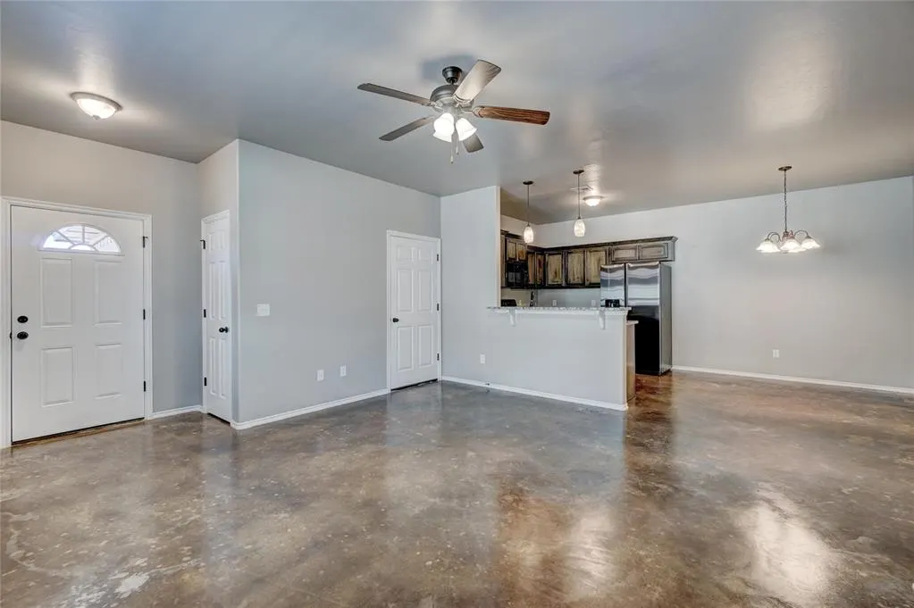 Photo 2 — 1736 Eighty Niner Terrace, El Reno, OK 73036
