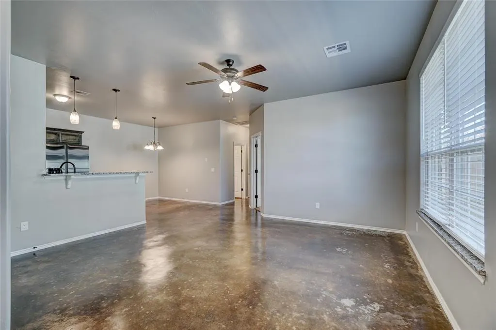 Photo 3 — 1736 Eighty Niner Terrace, El Reno, OK 73036