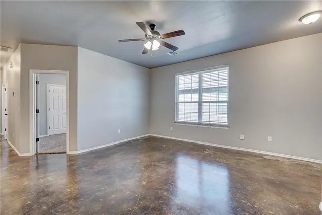 Photo 4 — 1736 Eighty Niner Terrace, El Reno, OK 73036