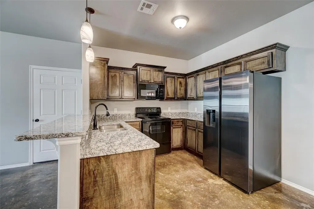 Photo 6 — 1736 Eighty Niner Terrace, El Reno, OK 73036