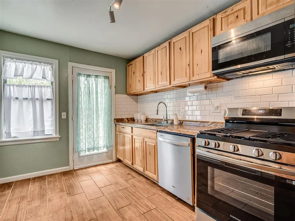 Photo 11 — 211 W Dale Street, Norman, OK 73069