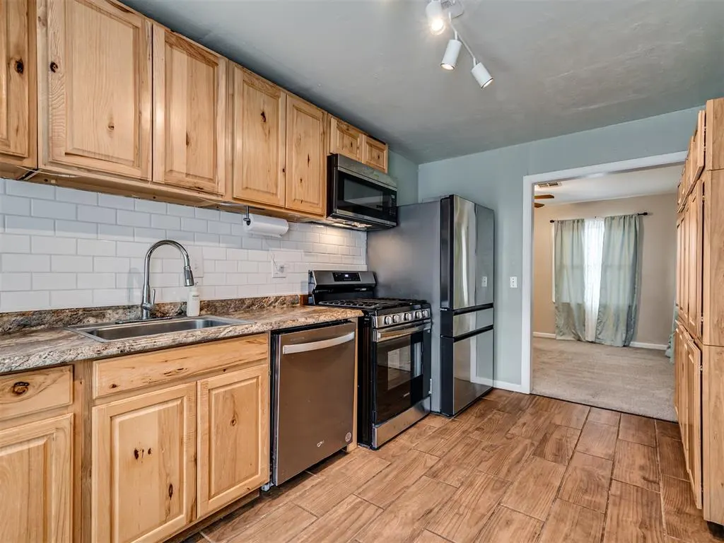 Photo 15 — 211 W Dale Street, Norman, OK 73069