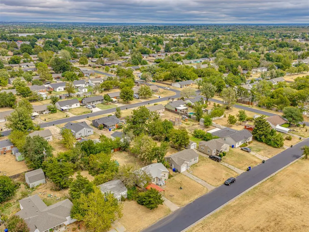 Photo 38 — 211 W Dale Street, Norman, OK 73069