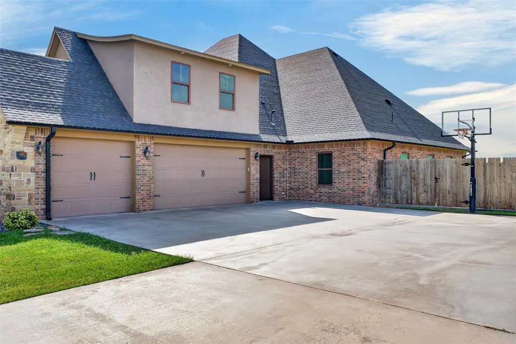 Photo 4 — 608 Edgewood Rd. Street, Canute, OK 73626