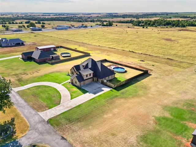 Photo 6 — 608 Edgewood Rd. Street, Canute, OK 73626