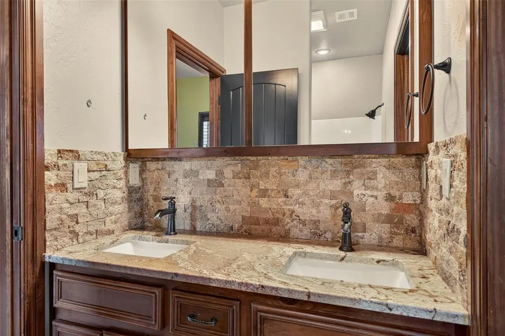 Photo 32 — 608 Edgewood Rd. Street, Canute, OK 73626