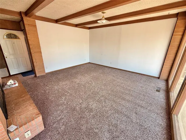 Photo 5 — 401 Lakeside Drive, Altus, OK 73521