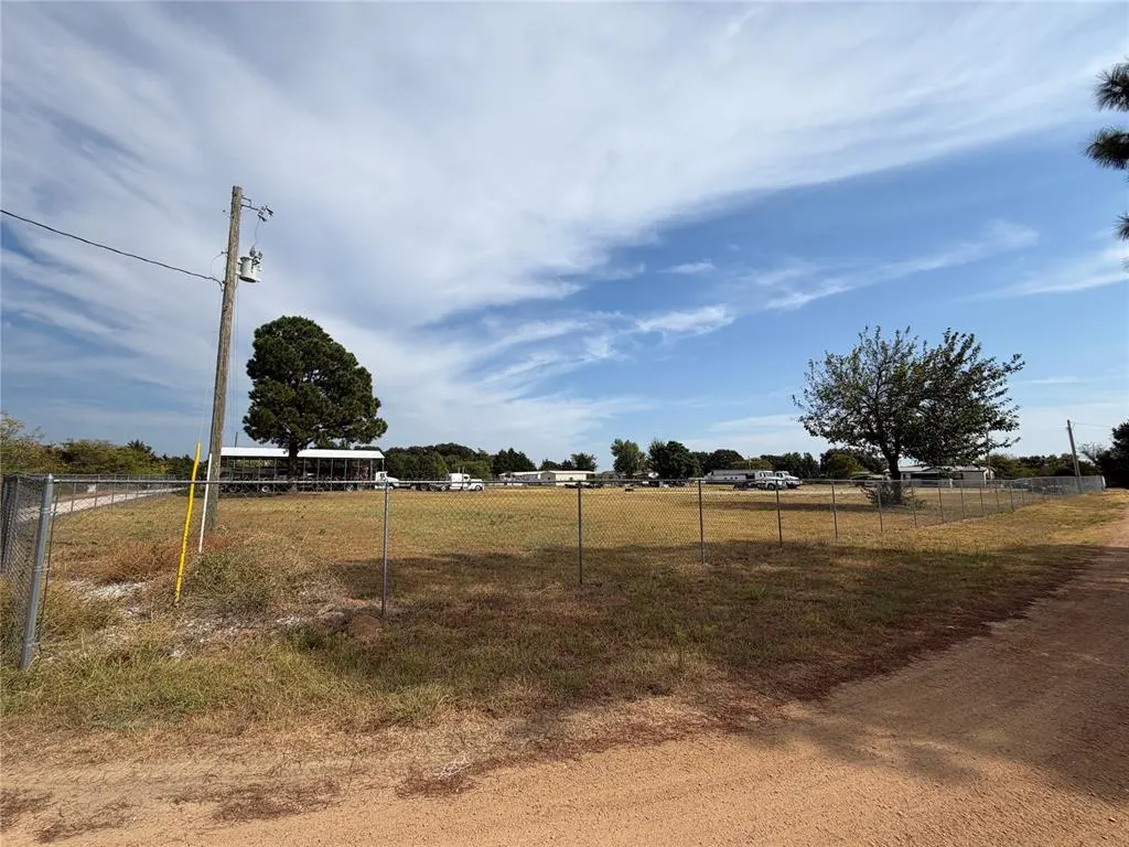 Photo 8 — 12296 Pineview Circle, Kingston, OK 73439