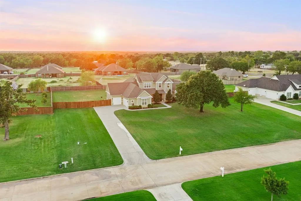 Photo 47 — 10690 N Country Drive, Edmond, OK 73034