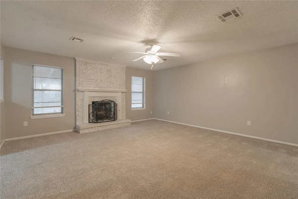 Photo 5 — 525 Holly Hill Road, Edmond, OK 73003