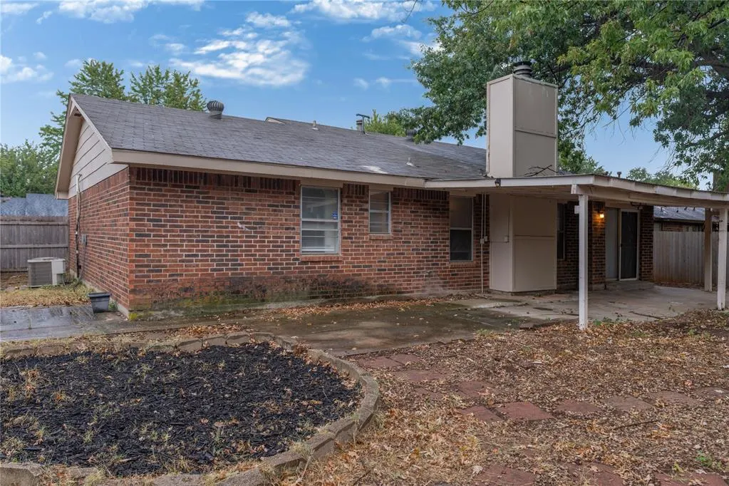 Photo 29 — 525 Holly Hill Road, Edmond, OK 73003