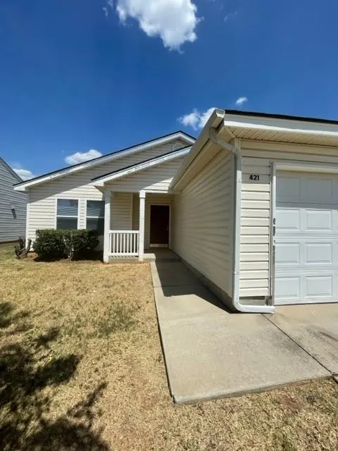 Photo 2 — 421 Poppy Lane, Norman, OK 73069