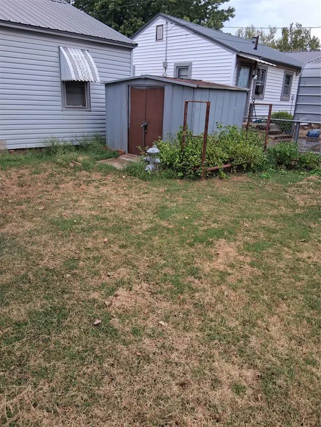 Photo 8 — 1223 W Oregon Avenue, Chickasha, OK 73018