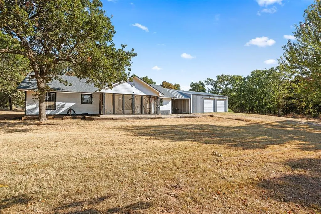 Photo 2 — 21201 Montgomery Drive, McLoud, OK 74851