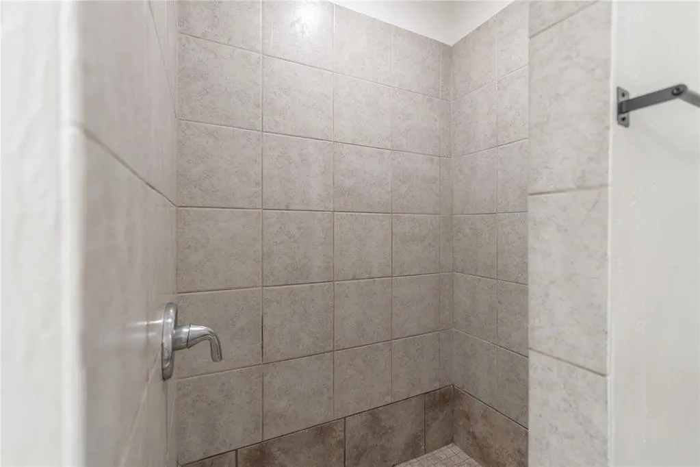 Photo 16 — 329 SE 46th Street, Oklahoma City, OK 73129