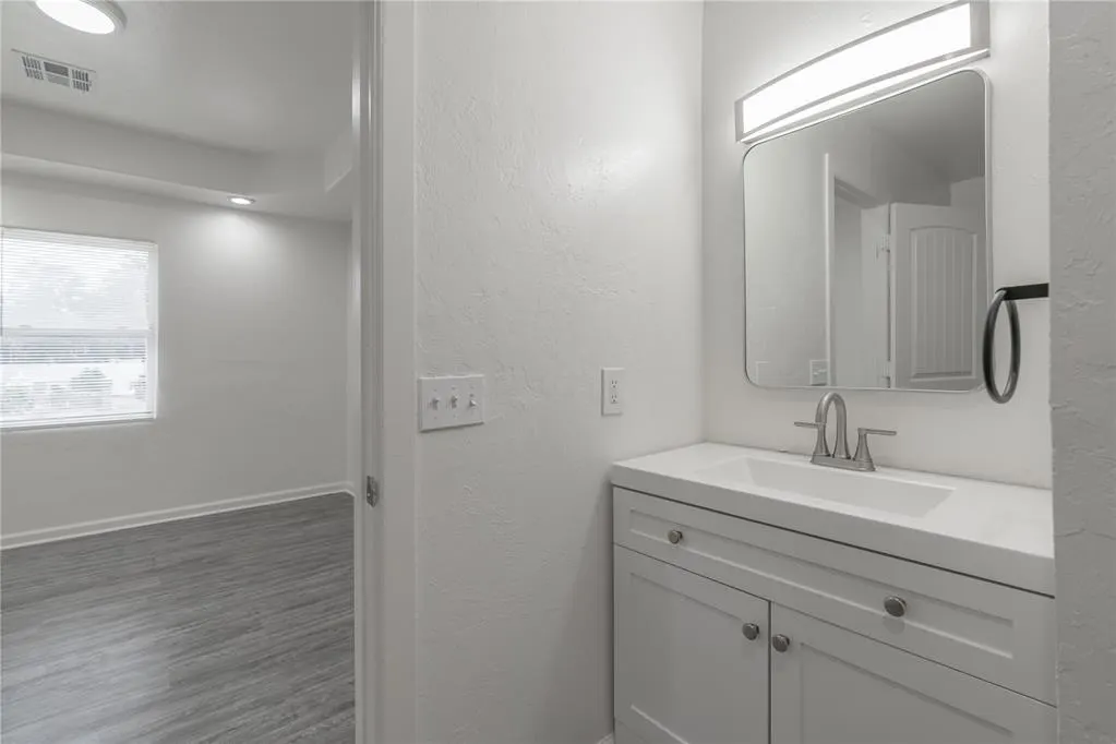 Photo 17 — 329 SE 46th Street, Oklahoma City, OK 73129