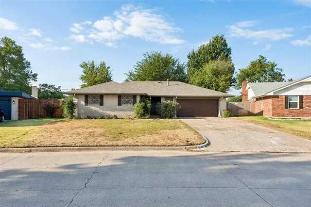 Photo 2 — 8308 NW 39th Street, Bethany, OK 73008