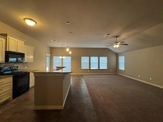 Photo 6 — 2124 SW 140th Street, Oklahoma City, OK 73170