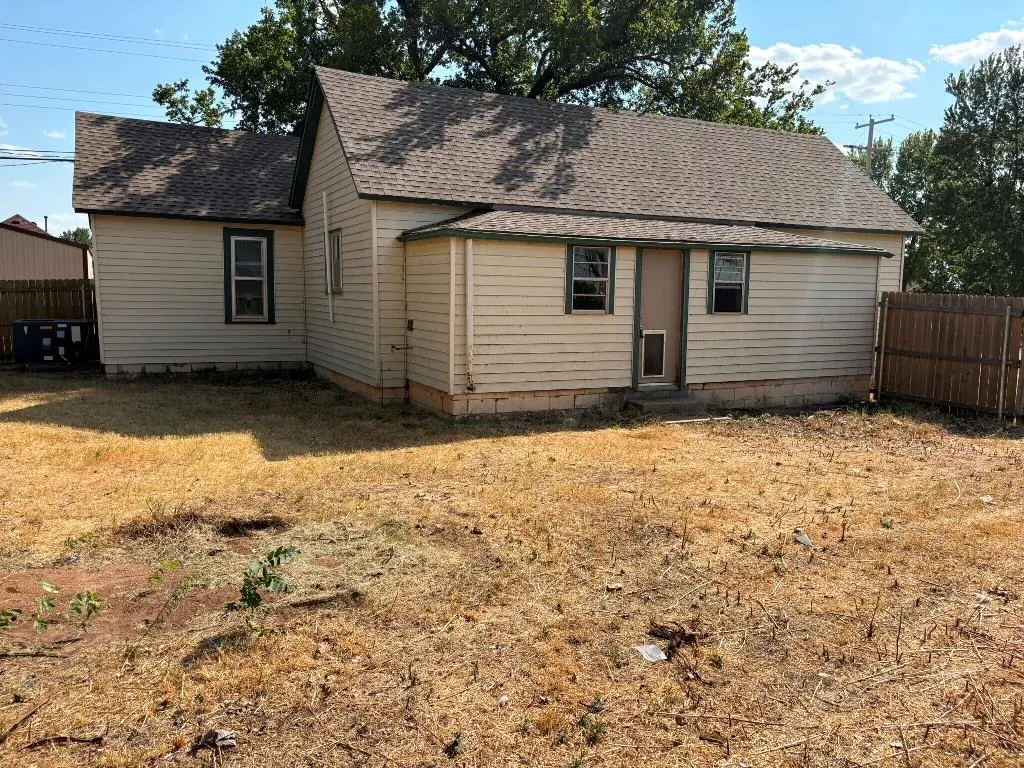 Photo 15 — 114 N 5th Street, Okarche, OK 73762