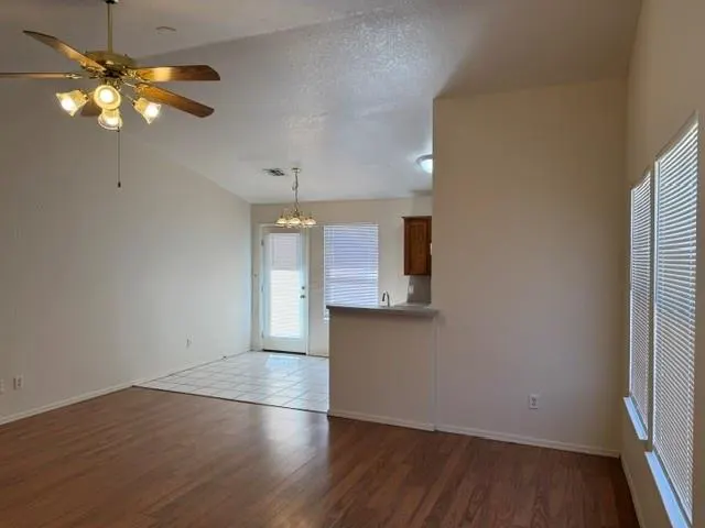 Photo 5 — 1617 High Circle, Norman, OK 73071