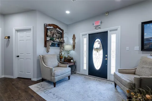 Photo 3 — 621 W 3rd Street, Elk City, OK 73644