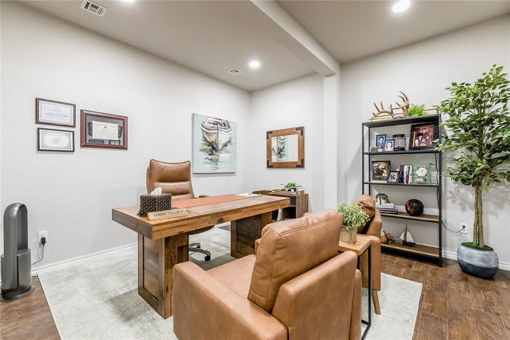 Photo 5 — 621 W 3rd Street, Elk City, OK 73644