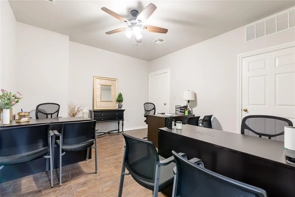 Photo 9 — 621 W 3rd Street, Elk City, OK 73644