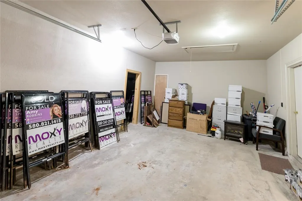 Photo 21 — 621 W 3rd Street, Elk City, OK 73644