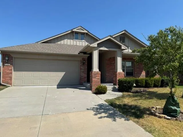 Photo 2 — 727 Mossy Road, Norman, OK 73069