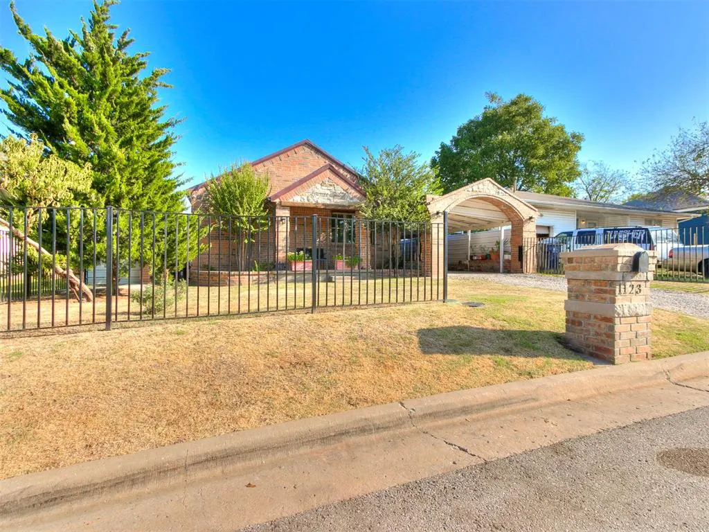 Photo 2 — 1123 NW 97th Street, Oklahoma City, OK 73114